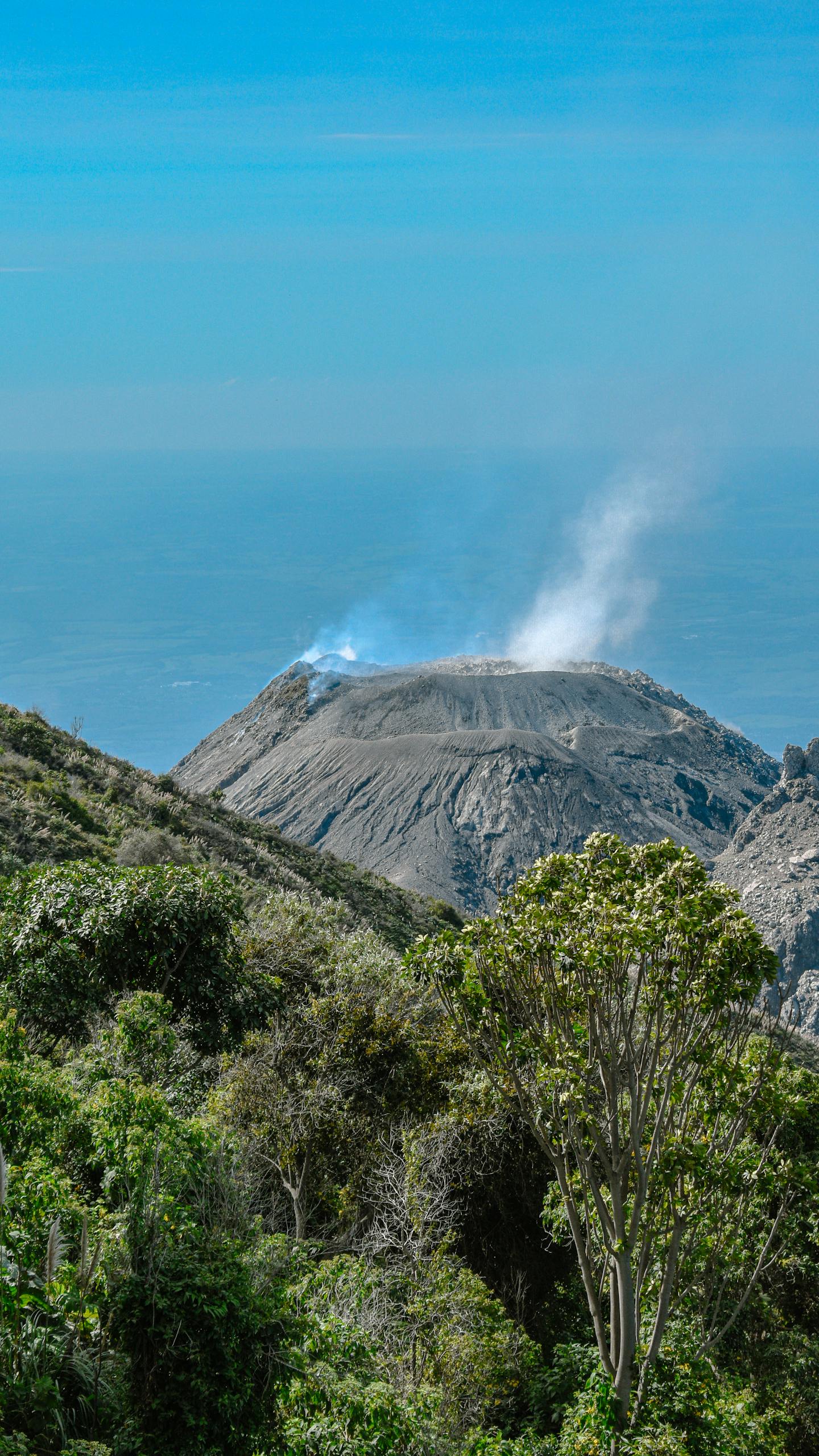 Volcán Santiaguito desgasificación